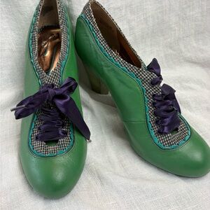 Poetic licence London green leather lace up heels
